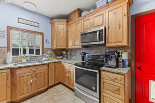 180 N Johnson St, Coquille, OR 97423 - Photo 15