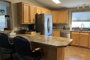 34749 Devonshire Dr, Eugene, OR 97405 - Photo 11