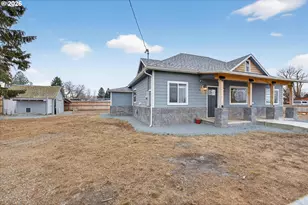 1545 3rd St, Haines, OR 97833 - Photo 3