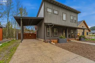 48367 Roaring Rapids Way, Oakridge, OR 97463 - Photo 3