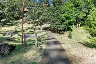 151 Treehill Loop, Eugene, OR 97405 - Photo 35