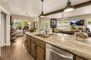 205 Oak Knoll Way, Jacksonville, OR 97530 - Photo 15