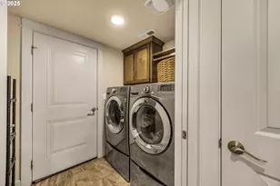 205 Oak Knoll Way, Jacksonville, OR 97530 - Photo 33