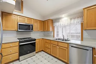 2337 Loch Dr, Springfield, OR 97477 - Photo 7