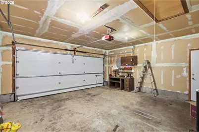 2337 Loch Dr, Springfield, OR 97477 - Photo 31