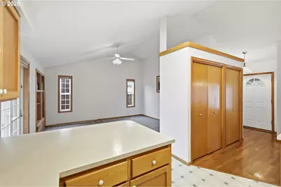 2337 Loch Dr, Springfield, OR 97477 - Photo 11