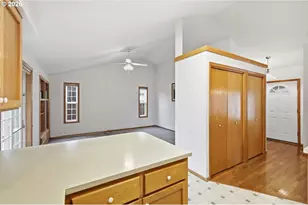 2337 Loch Dr, Springfield, OR 97477 - Photo 11