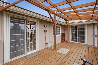 2337 Loch Dr, Springfield, OR 97477 - Photo 25