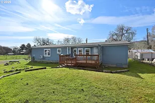 1043 Irvine St, The Dalles, OR 97058 - Photo 5