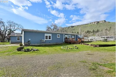 1043 Irvine St, The Dalles, OR 97058 - Photo 3