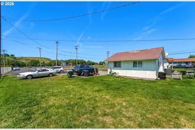 129 E Catherine Ave, Milton-Freewater, OR 97862 - Photo 23