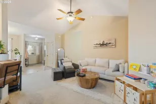 849 N View Dr, Winchester, OR 97495 - Photo 15