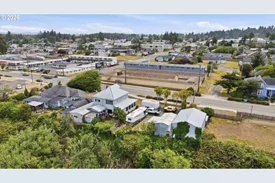 228 S Empire Blvd, Coos Bay, OR 97420 - Photo 43