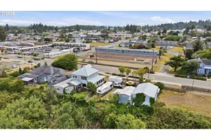 228 S Empire Blvd, Coos Bay, OR 97420 - Photo 43