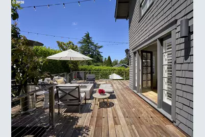 2768 SW Fern St, Portland, OR 97201 - Photo 9