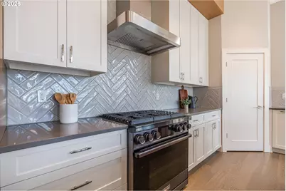 17808 Hillside Way, Lake Oswego, OR 97034 - Photo 13