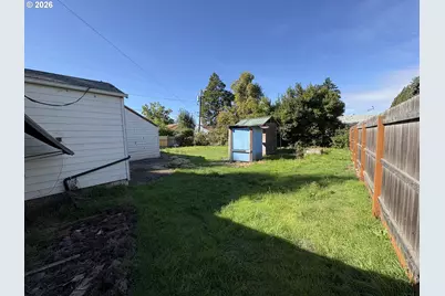 740 14th St, Springfield, OR 97477 - Photo 13