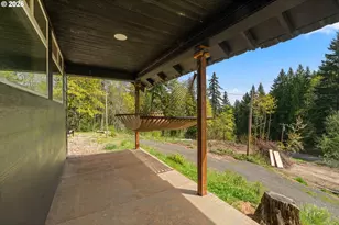 5524 Binns Hill Dr, Hood River, OR 97031 - Photo 13