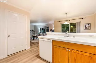 16905 NW Arizona Dr, Beaverton, OR 97006 - Photo 11