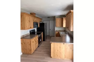 503 SE 157th Ave, Portland, OR 97233 - Photo 5