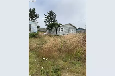 375 S Marple St, Coos Bay, OR 97420 - Photo 1