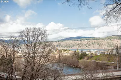 402 Bluff Rd, Hood River, OR 97031 - Photo 13