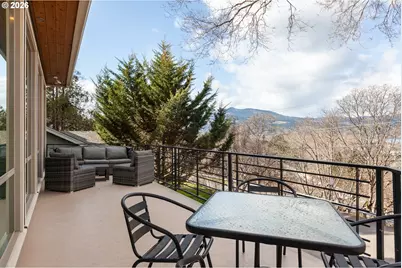 402 Bluff Rd, Hood River, OR 97031 - Photo 15