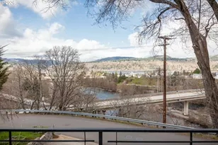 402 Bluff Rd, Hood River, OR 97031 - Photo 11