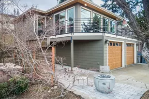 402 Bluff Rd, Hood River, OR 97031 - Photo 1