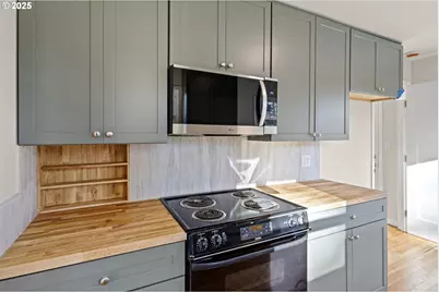 39115 Jasper Lowell Rd, Fall Creek, OR 97438 - Photo 9