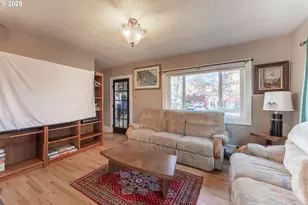 745 NE 16th St, Salem, OR 97301 - Photo 3