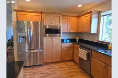 2065 17th St, North Bend, OR 97459 - Photo 21