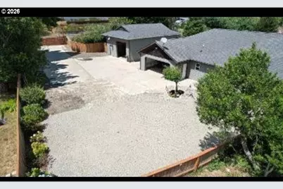 2065 17th St, North Bend, OR 97459 - Photo 43