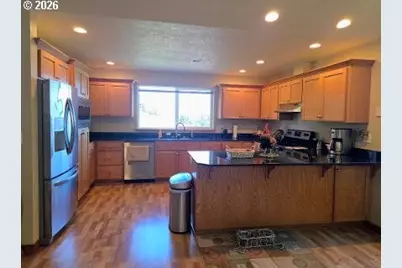 2065 17th St, North Bend, OR 97459 - Photo 19