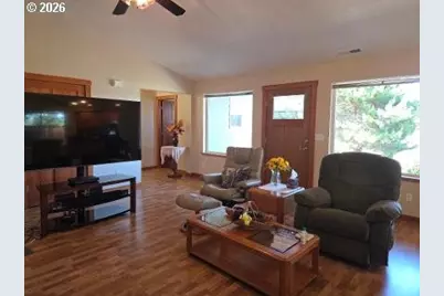 2065 17th St, North Bend, OR 97459 - Photo 13