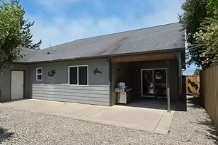 2065 17th St, North Bend, OR 97459 - Photo 7