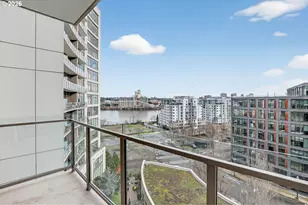 949 NW Overton St, Portland, OR 97209 - Photo 9