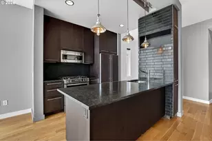 949 NW Overton St, Portland, OR 97209 - Photo 13