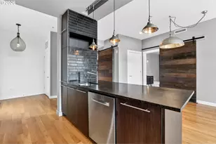949 NW Overton St, Portland, OR 97209 - Photo 15