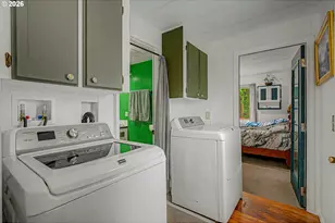 13055 SE Stark St, Portland, OR 97233 - Photo 15