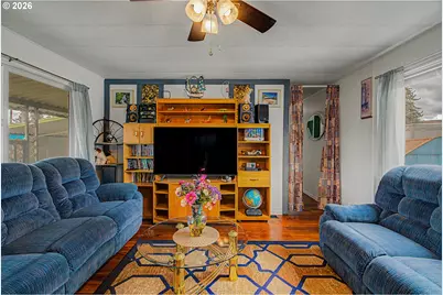 13055 SE Stark St #5, Portland, OR 97233 - Photo 5