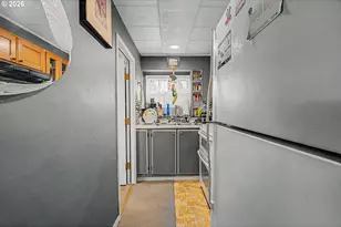 13055 SE Stark St, Portland, OR 97233 - Photo 9