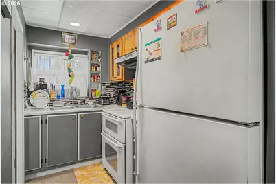 13055 SE Stark St #5, Portland, OR 97233 - Photo 11