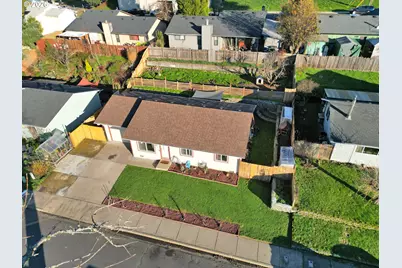 1336 S 7th St, Cottage Grove, OR 97424 - Photo 3