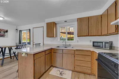 1336 S 7th St, Cottage Grove, OR 97424 - Photo 15