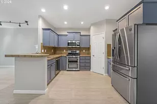 1271 SE Leander St, Hillsboro, OR 97123 - Photo 9