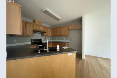 1006 NE Mariners Loop, Portland, OR 97211 - Photo 21