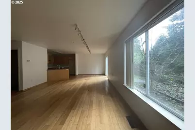 1006 NE Mariners Loop, Portland, OR 97211 - Photo 13