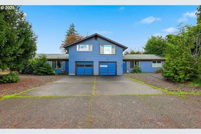 207 W D St, Springfield, OR 97477 - Photo 3