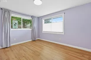 207 W D St, Springfield, OR 97477 - Photo 33